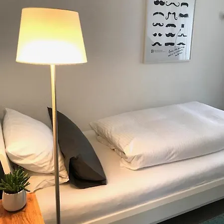 Eikamper Höhe 3*