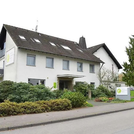 Eikamper Höhe 3*