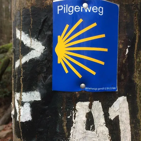 Eikamper Höhe 3*